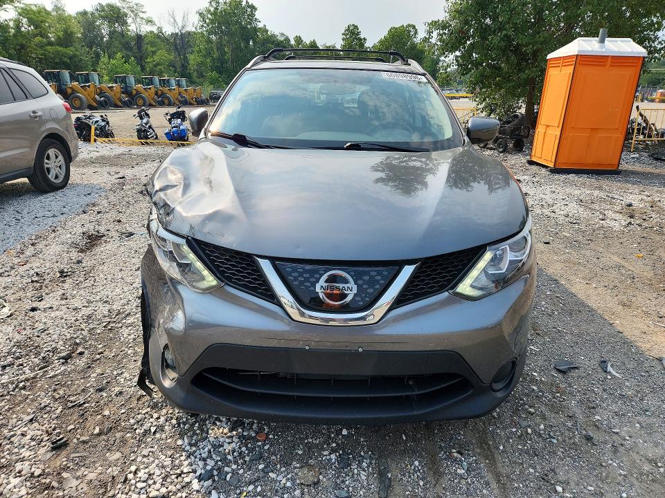 60898996 :رقم المزاد ، JN1BJ1CR1JW265761 vin ، 2018 Nissan Rogue Sport مزاد بيع