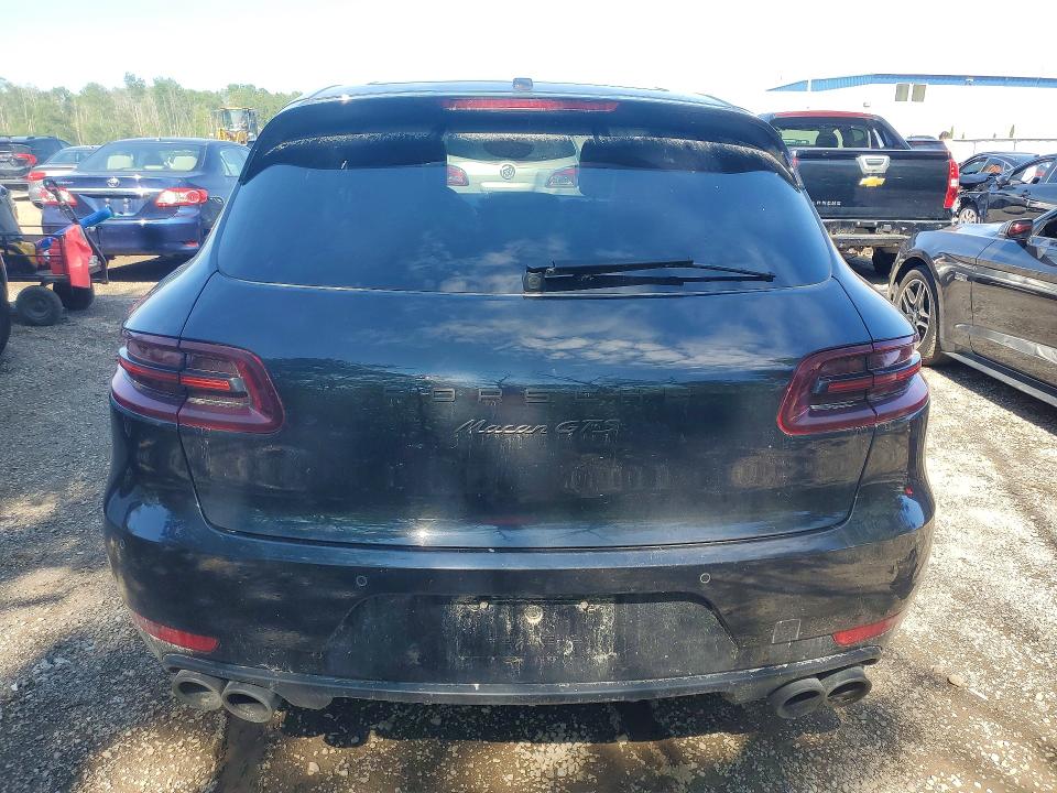 62595646 :رقم المزاد ، WP1AG2A59JLB60107 vin ، 2018 Porsche Macan مزاد بيع