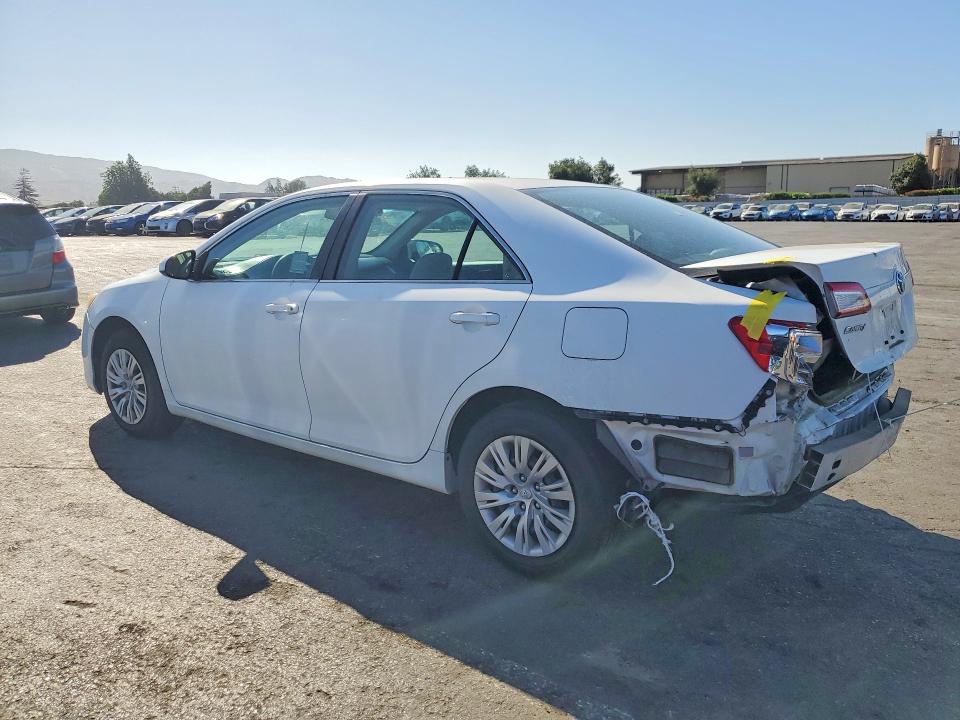 61622526 :رقم المزاد ، 4T4BF1FK9DR325557 vin ، 2013 Toyota Camry مزاد بيع