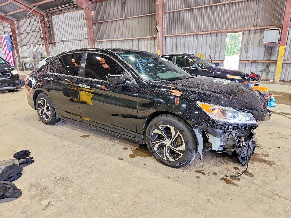 60242276 :رقم المزاد ، 1HGCR2F31HA260561 vin ، 2017 Honda Accord مزاد بيع