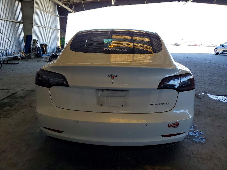 Продажа на аукционе авто 2018 Tesla Model 3, vin: 5YJ3E1EB6JF134268, номер лота: 62713156
