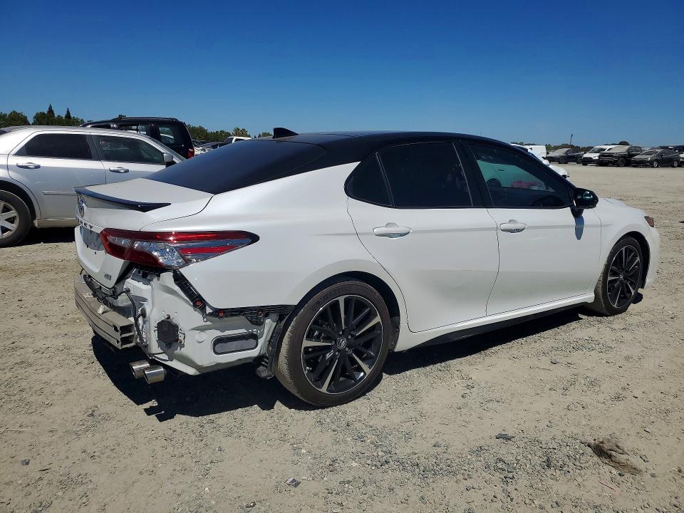 Продаж на аукціоні авто 2018 Toyota Camry, vin: 4T1B61HK8JU106253, номер лоту: 61340726