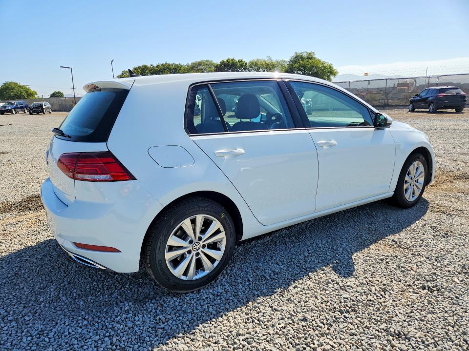 61100906 :رقم المزاد ، 3VWG57AU6MM005018 vin ، 2021 Volkswagen Golf مزاد بيع