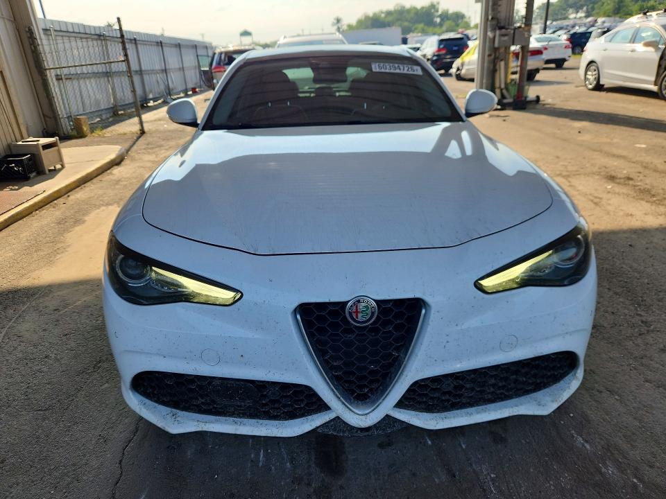 2017 Alfa Romeo Giulia მანქანა იყიდება აუქციონზე, vin: ZARFAEEN6H7549302, აუქციონის ნომერი: 60394726