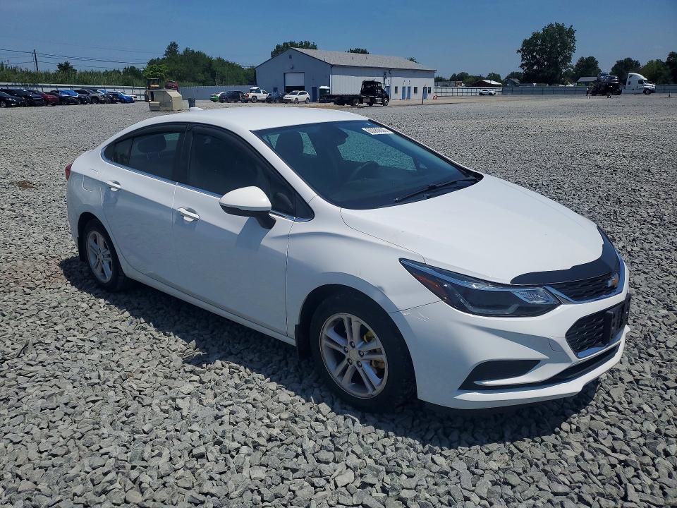 60080606 :رقم المزاد ، 1G1BE5SM7H7270894 vin ، 2017 Chevrolet Cruze مزاد بيع
