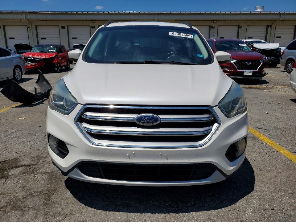 62303506 :رقم المزاد ، 5NMJACDE0RH433405 vin ، 2017 Ford Escape مزاد بيع