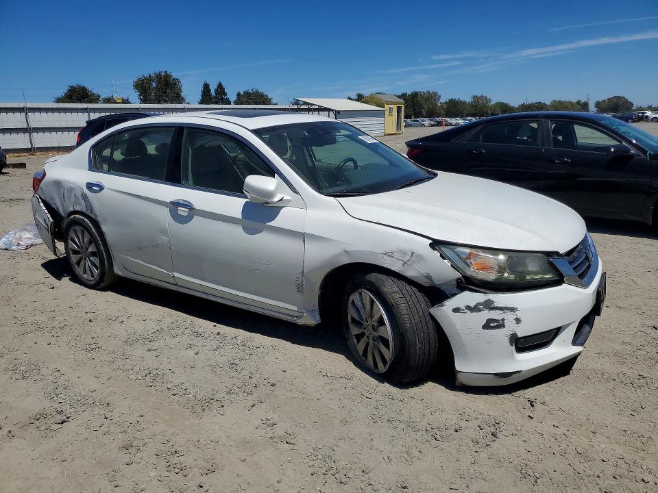 62669946 :رقم المزاد ، 1HGCR3F83FA017980 vin ، 2015 Honda Accord مزاد بيع