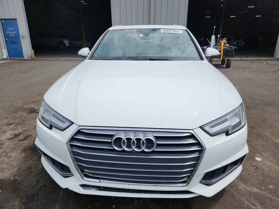 59897926 :رقم المزاد ، WAUMMAF43JA152840 vin ، 2018 Audi A4 مزاد بيع
