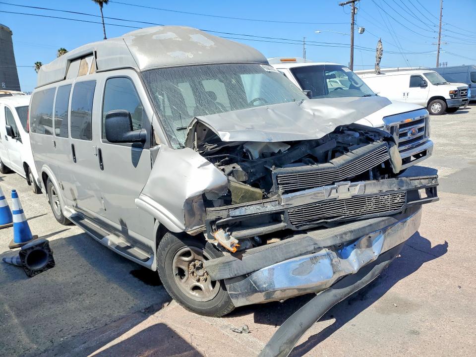 60083556 :رقم المزاد ، 1GBFG15T751243891 vin ، 2005 Chevrolet Express G1500 مزاد بيع