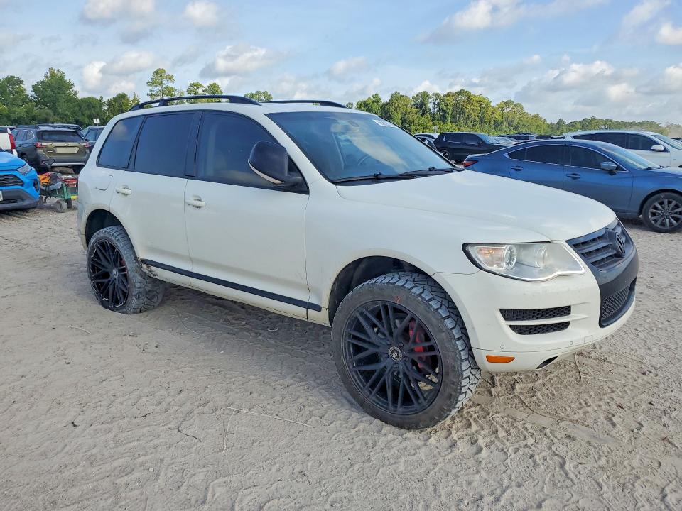 Продажа на аукционе авто 2010 Volkswagen Touareg, vin: WVGFK7A93AD000946, номер лота: 62820106