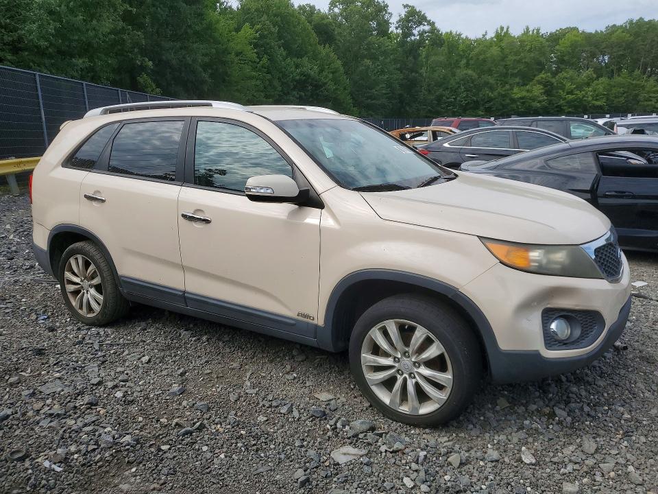 62131636 :رقم المزاد ، 5XYKUCA16BG136717 vin ، 2011 Kia Sorento مزاد بيع