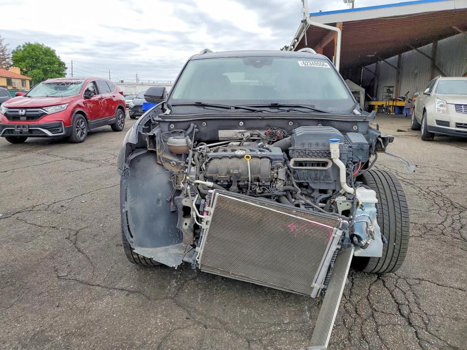62349556 :رقم المزاد ، 1V2MR2CA5KC589392 vin ، 2019 Volkswagen Atlas مزاد بيع