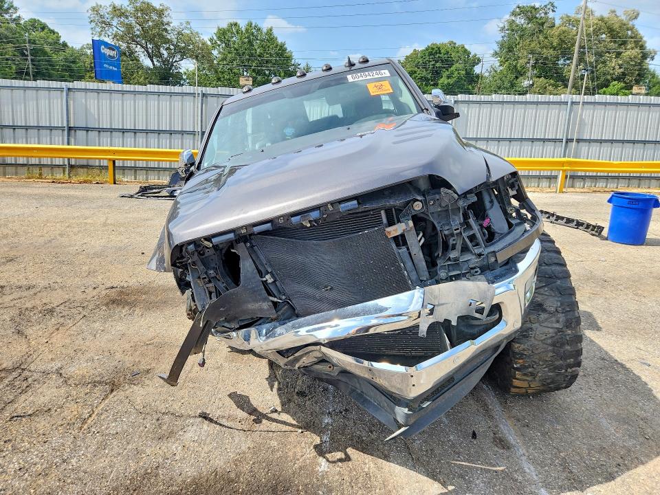 60494246 :رقم المزاد ، 3C6UR5FL2JG216801 vin ، 2018 Ram 2500 مزاد بيع