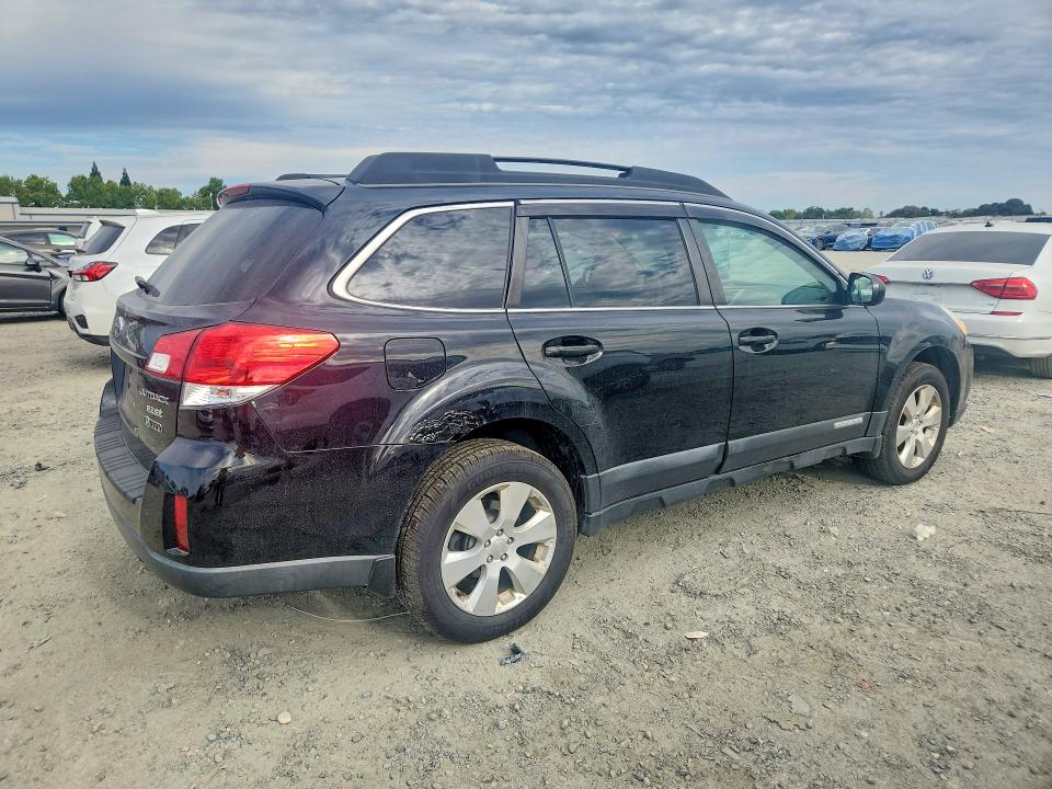 2011 Subaru Outback მანქანა იყიდება აუქციონზე, vin: 4S4BRBGC9B3366417, აუქციონის ნომერი: 60806596