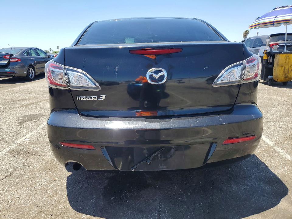 62691326 :رقم المزاد ، JM1BL1TG1D1730790 vin ، 2013 Mazda 3 مزاد بيع