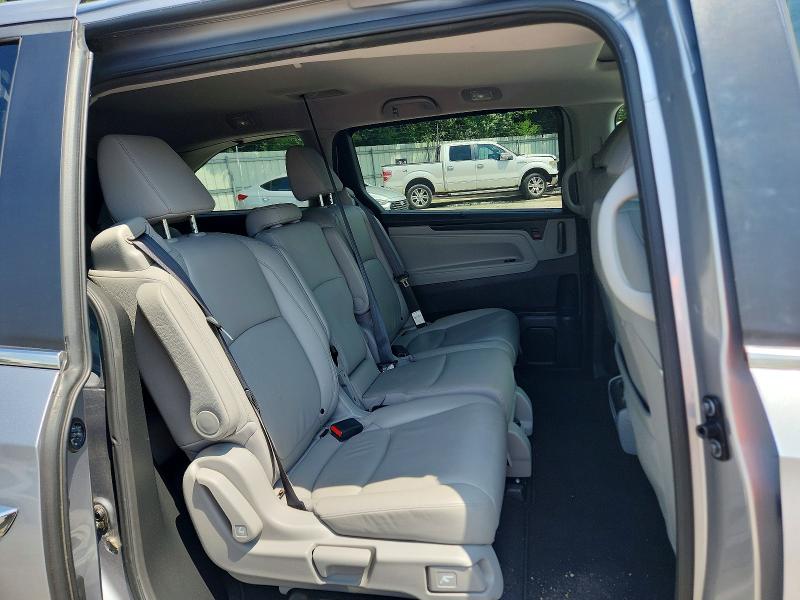 61021616 :رقم المزاد ، 5FNRL6H79JB066813 vin ، 2018 Honda Odyssey مزاد بيع