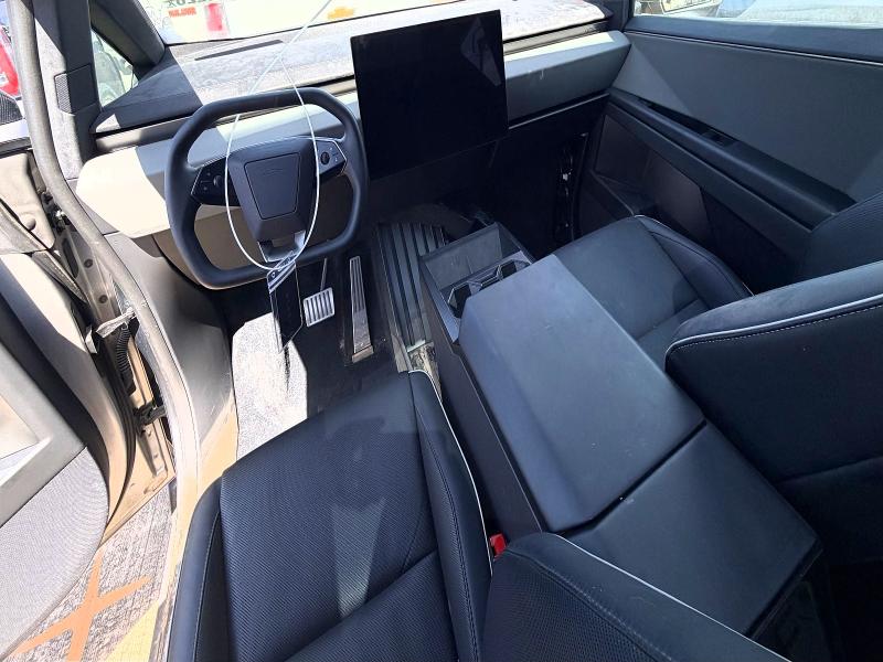 57438226 :رقم المزاد ، 7G2CEHEE2SA061608 vin ، 2025 Tesla Cybertruck مزاد بيع