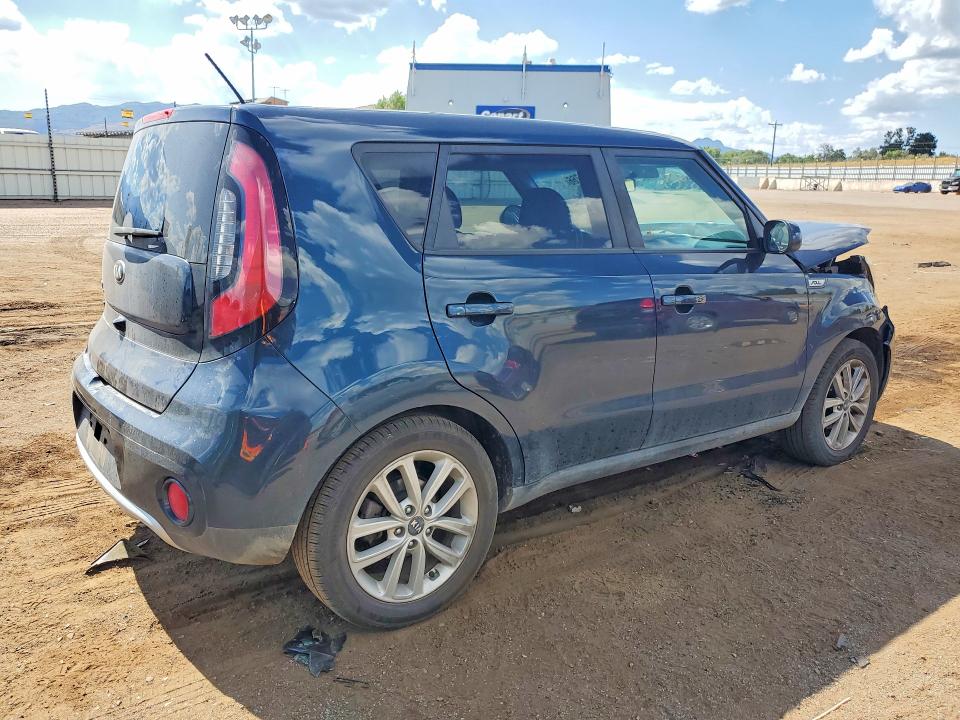 2018 Kia Soul მანქანა იყიდება აუქციონზე, vin: KNDJP3A57J7510950, აუქციონის ნომერი: 61630766
