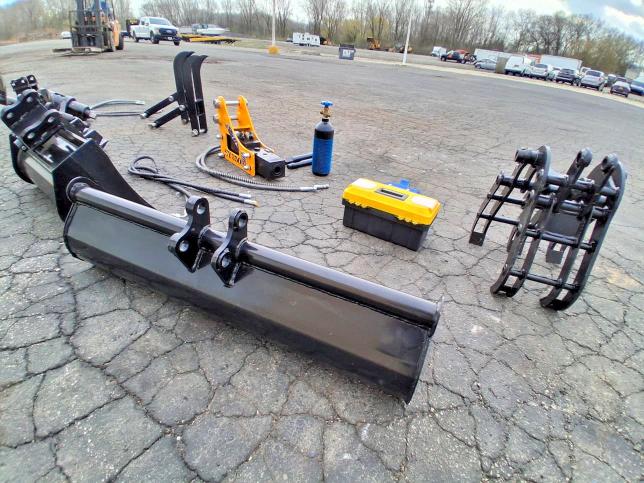 63097736 :رقم المزاد ، 38913490 vin ، 2026 Others 2026 Mini Excavator Attachment مزاد بيع