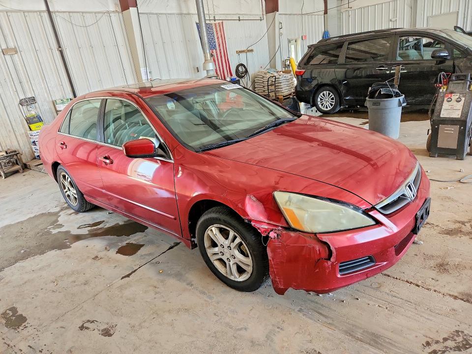 58997696 :رقم المزاد ، 1HGCM567X7A197607 vin ، 2007 Honda Accord مزاد بيع