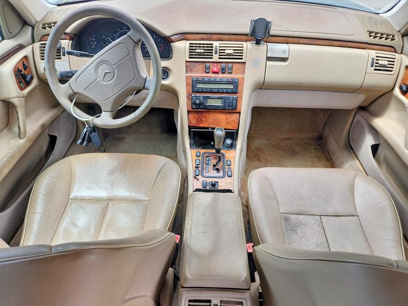 Продажа на аукционе авто 1999 Mercedes-benz E, vin: WDBJF65H3XA900947, номер лота: 61052276