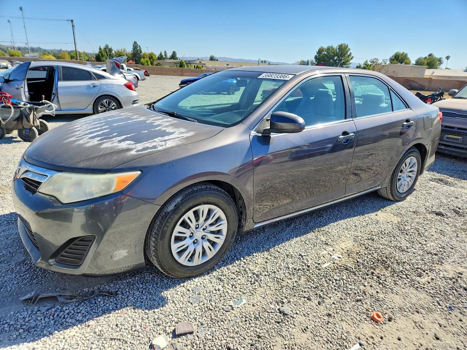 59823386 :رقم المزاد ، 4T4BF1FK5CR240293 vin ، 2012 Toyota Camry مزاد بيع