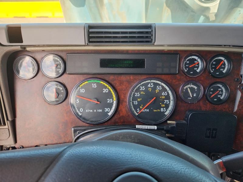 Продаж на аукціоні авто 2002 Freightliner Conventional, vin: 1FUJBBCG62LG28029, номер лоту: 61949196