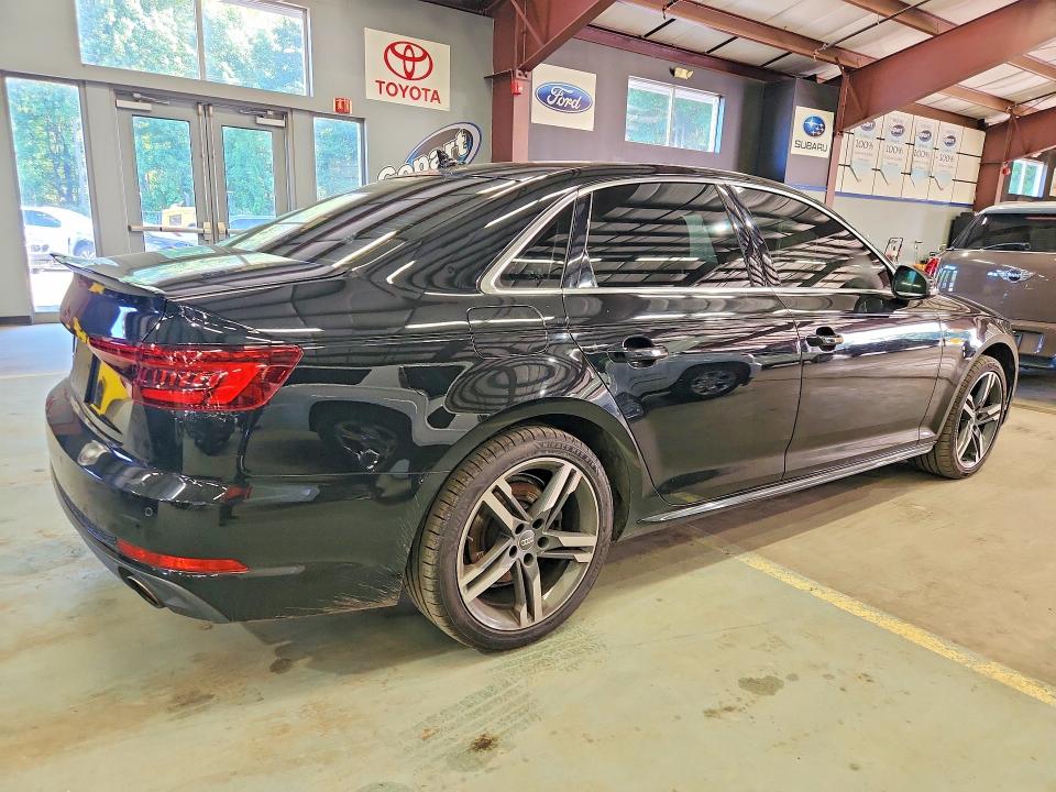 Продаж на аукціоні авто 2018 Audi A4, vin: WAULMAF40JA043327, номер лоту: 59638036