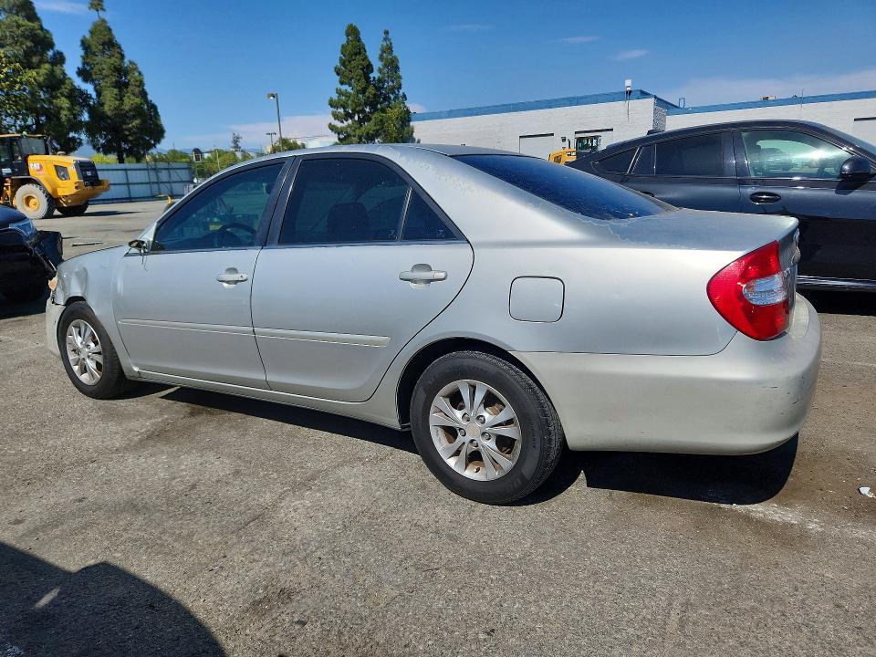 61583336 :رقم المزاد ، 4T1BF32K74U573382 vin ، 2004 Toyota Camry مزاد بيع