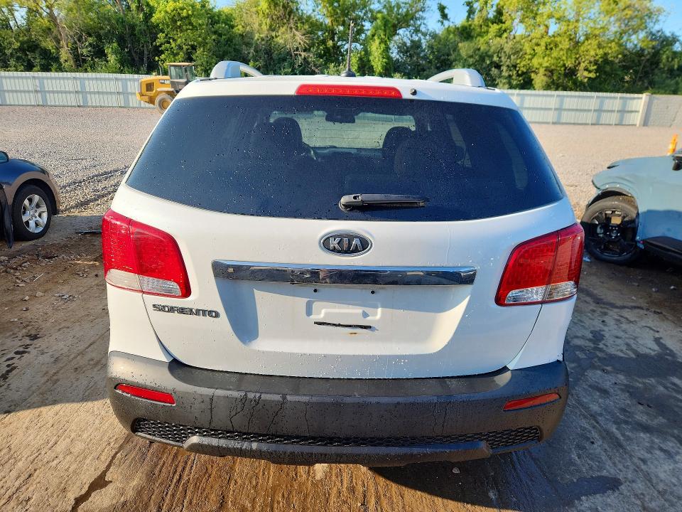 2013 Kia Sorento მანქანა იყიდება აუქციონზე, vin: 5XYKTDA24DG310160, აუქციონის ნომერი: 61721086