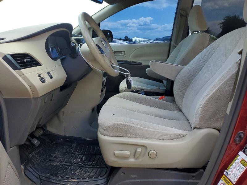 61852916 :رقم المزاد ، 5TDKK3DC2BS070351 vin ، 2011 Toyota Sienna مزاد بيع