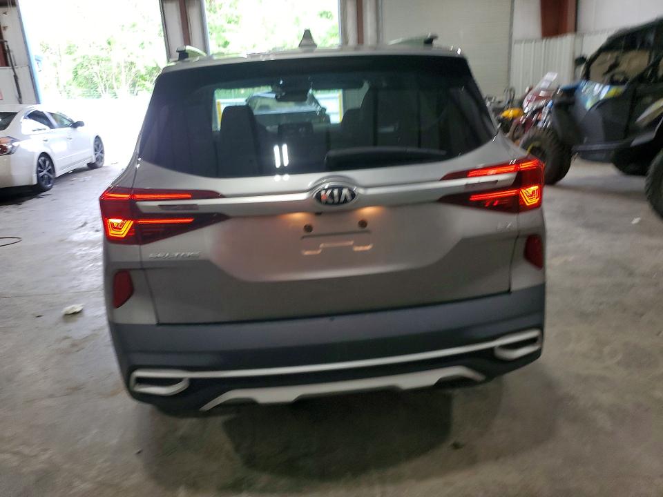 2021 Kia Seltos მანქანა იყიდება აუქციონზე, vin: KNDERCAA1M7158297, აუქციონის ნომერი: 60520156