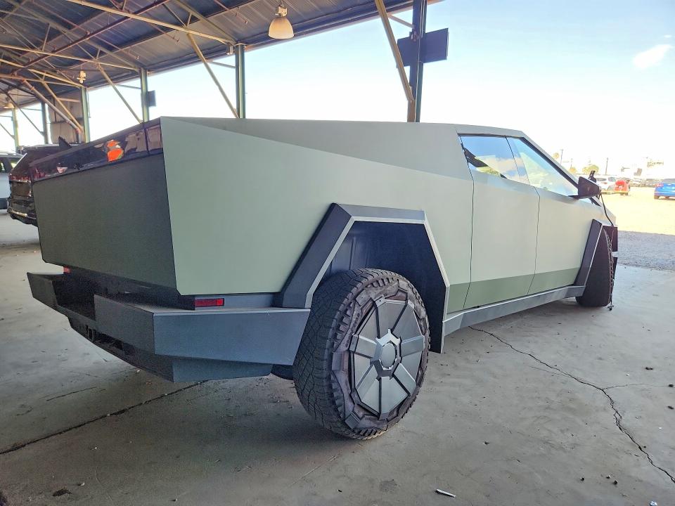 2025 Tesla Cybertruck მანქანა იყიდება აუქციონზე, vin: 7G2CEHEE6SA060946, აუქციონის ნომერი: 59718586