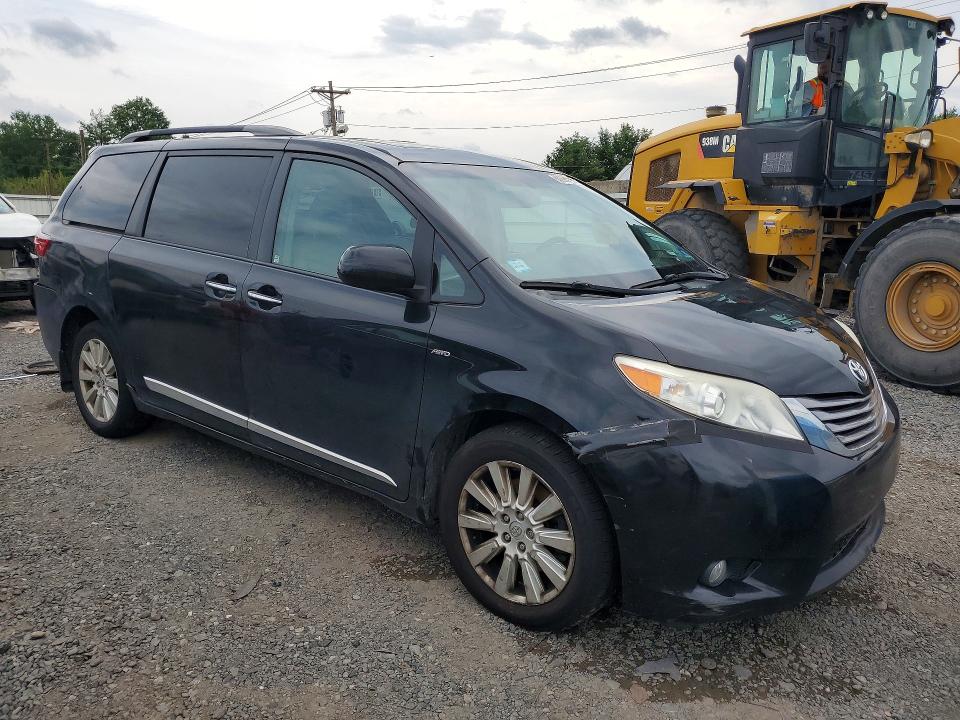62095796 :رقم المزاد ، 5TDDZ3DC7HS174282 vin ، 2017 Toyota Sienna مزاد بيع