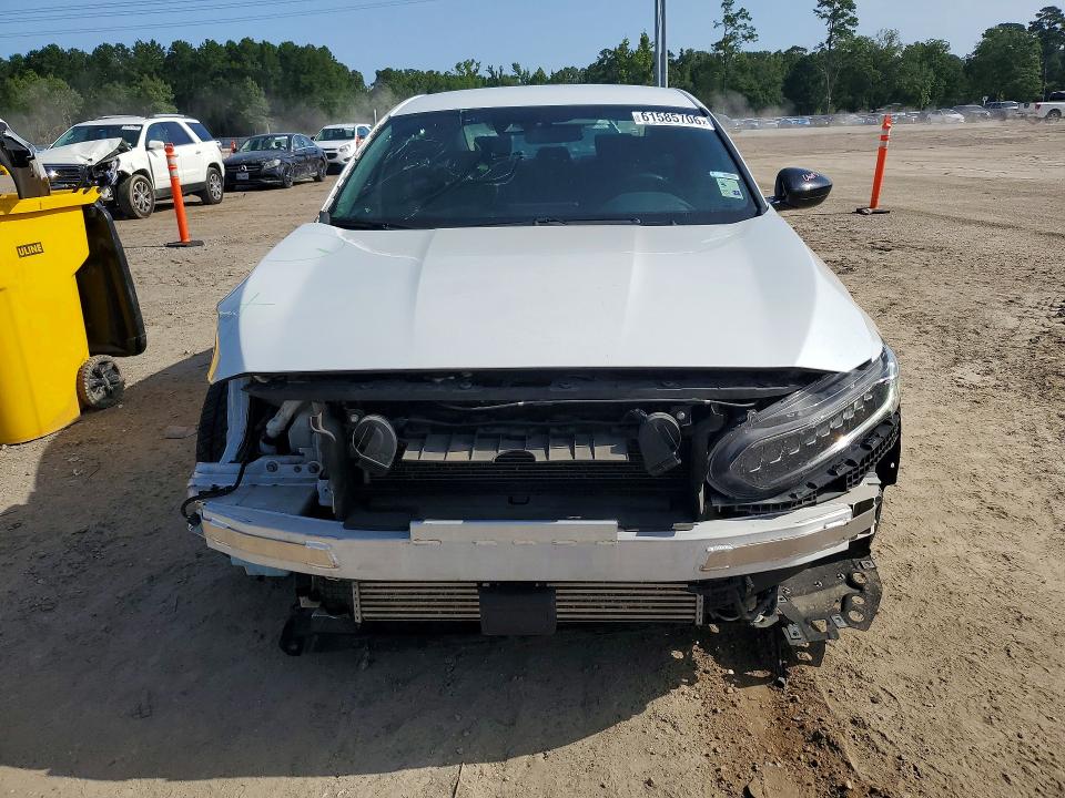 61585706 :رقم المزاد ، 1HGCV1F3XMA063212 vin ، 2021 Honda Accord مزاد بيع