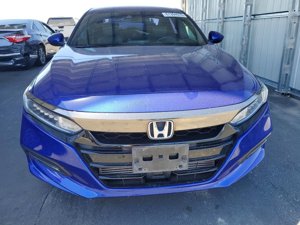 61394076 :رقم المزاد ، 1HGCV1F30KA054516 vin ، 2019 Honda Accord مزاد بيع