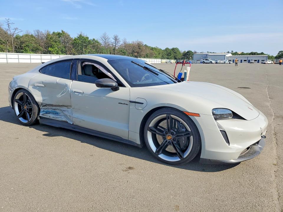 60963066 :رقم المزاد ، WP0AC2Y14MSA63409 vin ، 2021 Porsche Taycan مزاد بيع