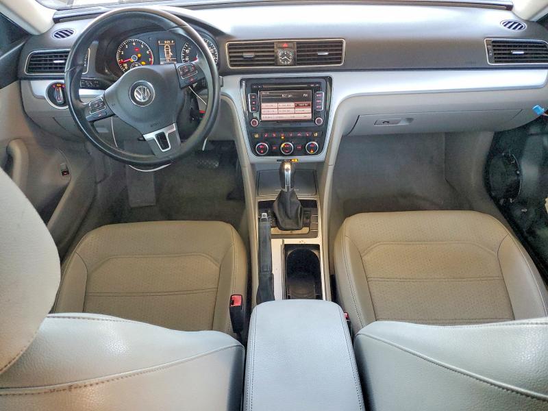 62301126 :رقم المزاد ، 1VWBP7A34CC105310 vin ، 2012 Volkswagen Passat مزاد بيع