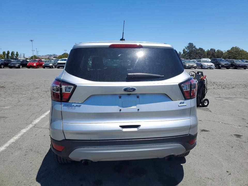 Продажа на аукционе авто 2017 Ford Escape, vin: 1FMCU0GD4HUE49322, номер лота: 60807226