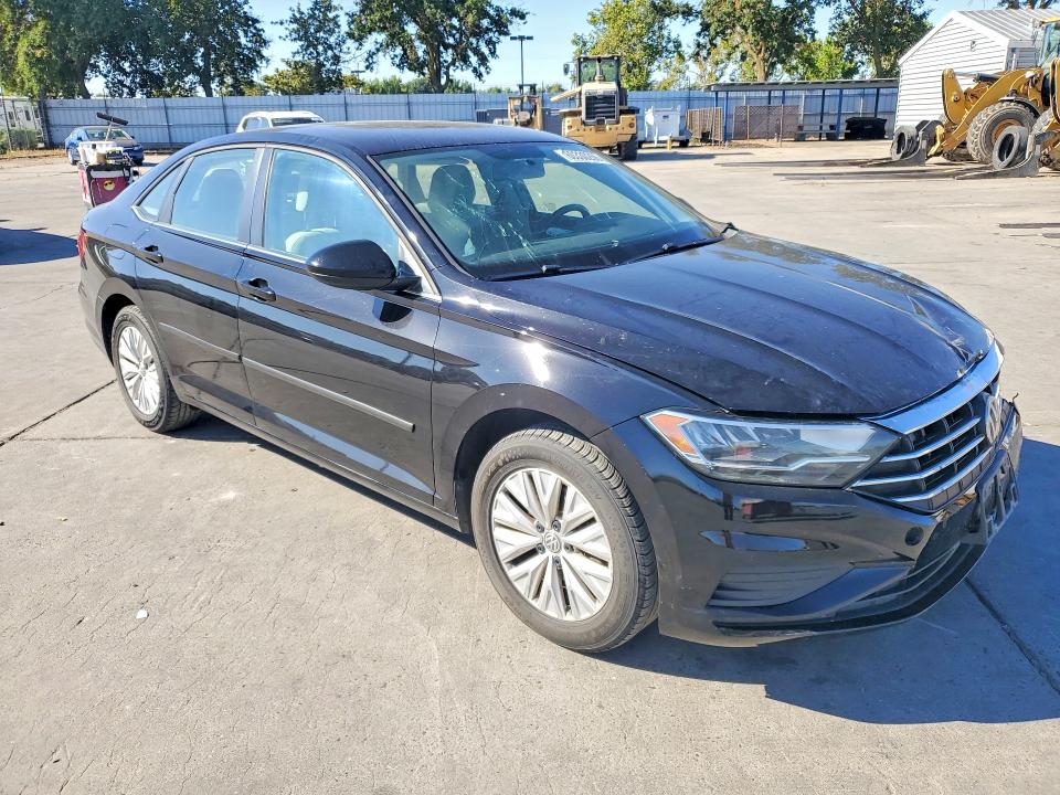 60330266 :رقم المزاد ، 3VWN57BU5KM244756 vin ، 2019 Volkswagen Jetta مزاد بيع