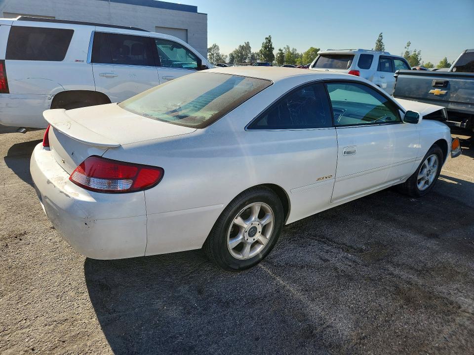 60326546 :رقم المزاد ، 2T1CF22P0YC334189 vin ، 2000 Toyota Camry Solara مزاد بيع