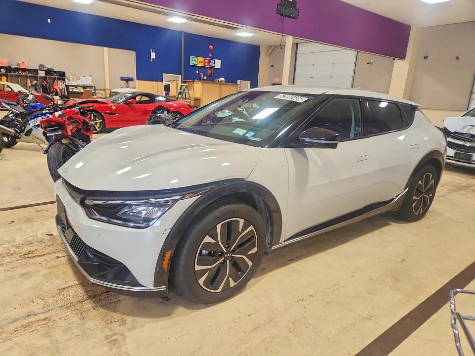 Продажа на аукционе авто 2023 Kia Ev6, vin: KNDC34LA8P5129827, номер лота: 62992486