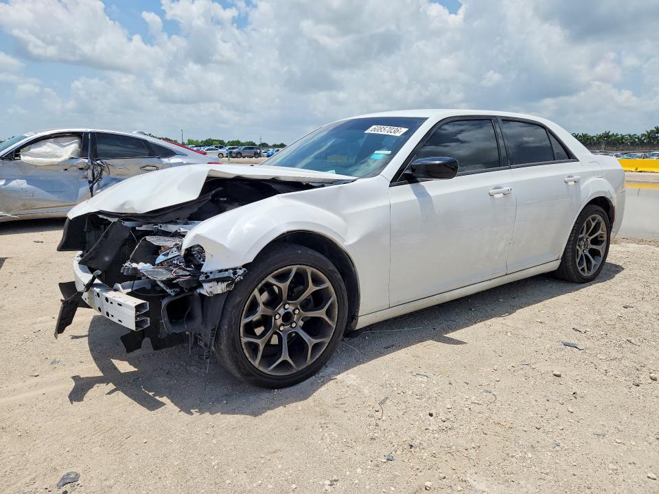 60857036 :رقم المزاد ، 2C3CCAAG7JH228911 vin ، 2018 Chrysler 300 مزاد بيع