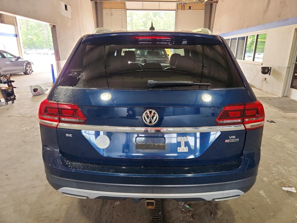61361666 :رقم المزاد ، 1V2KR2CA1JC581215 vin ، 2018 Volkswagen Atlas مزاد بيع
