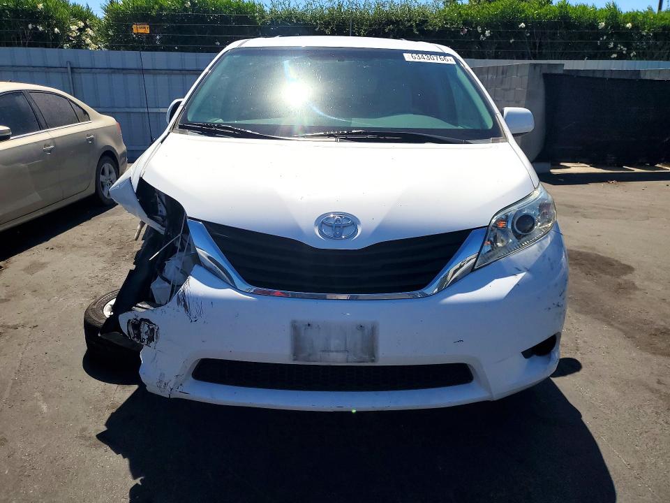 2014 Toyota Sienna მანქანა იყიდება აუქციონზე, vin: 5TDJK3DC3ES084825, აუქციონის ნომერი: 63430766