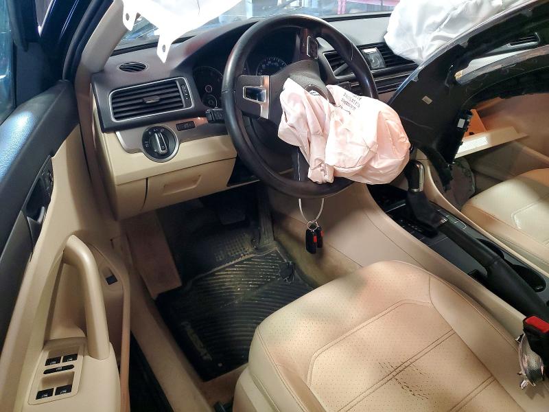 61558226 :رقم المزاد ، 1VWAS7A3XFC105374 vin ، 2015 Volkswagen Passat مزاد بيع