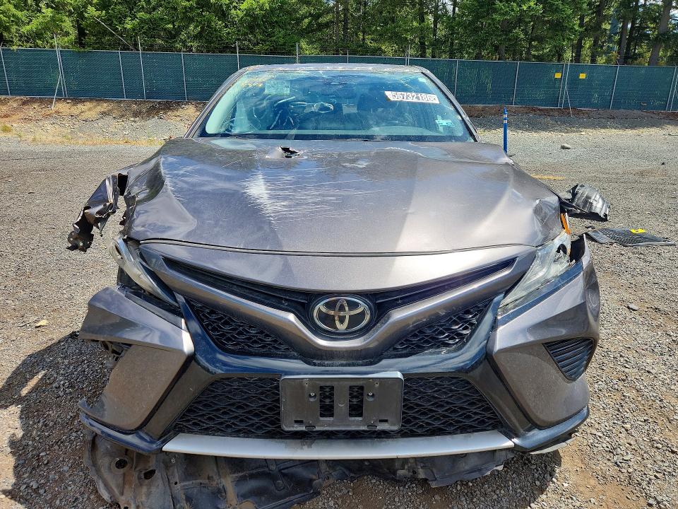 55732186 :رقم المزاد ، 4T1K61AK1LU390578 vin ، 2020 Toyota Camry مزاد بيع