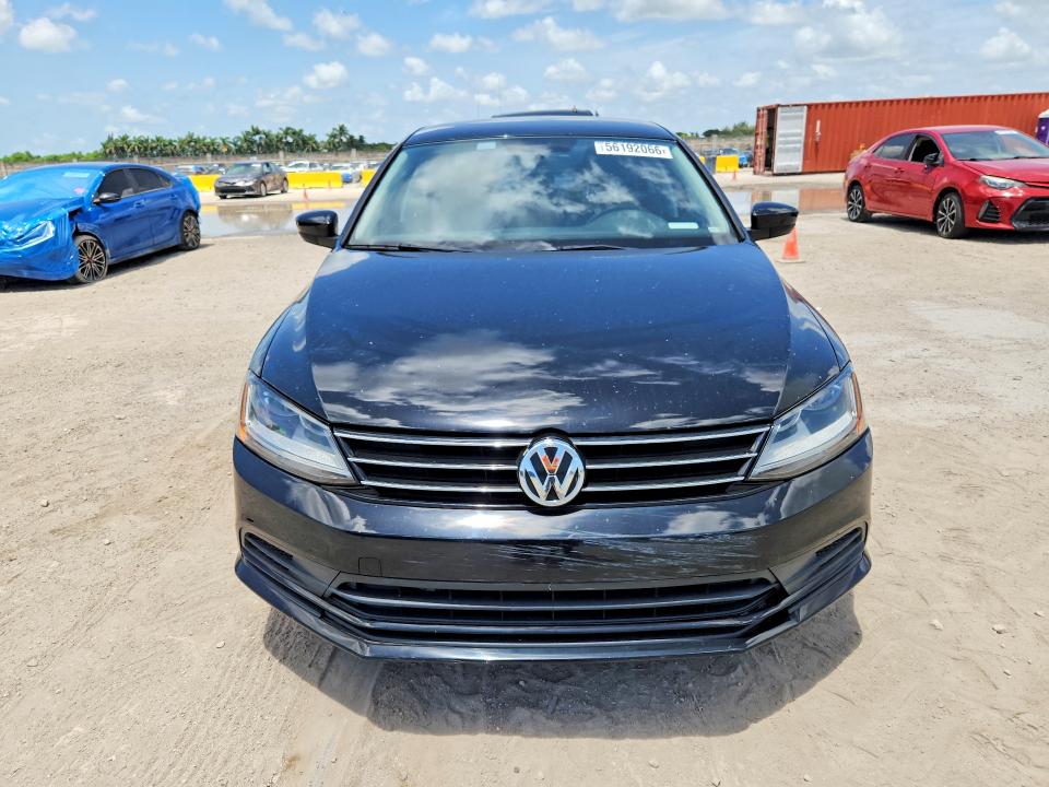 56192066 :رقم المزاد ، 3VW2B7AJ4HM200906 vin ، 2017 Volkswagen Jetta مزاد بيع