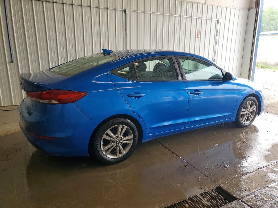 61077336 :رقم المزاد ، KMHD84LF0HU242918 vin ، 2017 Hyundai Elantra مزاد بيع
