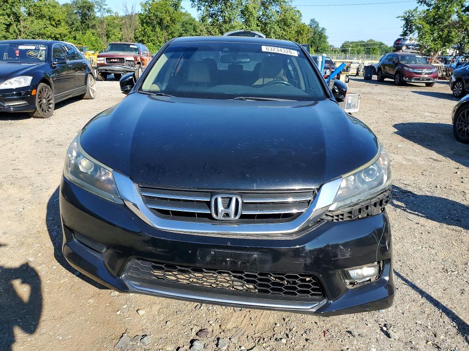 63234326 :رقم المزاد ، 1HGCR2F86FA020351 vin ، 2015 Honda Accord مزاد بيع